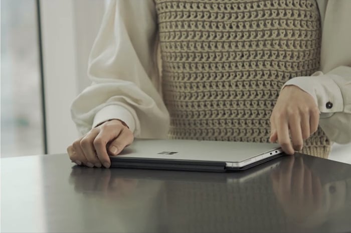 Laptop 2 in 1 MICROSOFT Surface Pro 9, Intel Core i5-1235U pana la